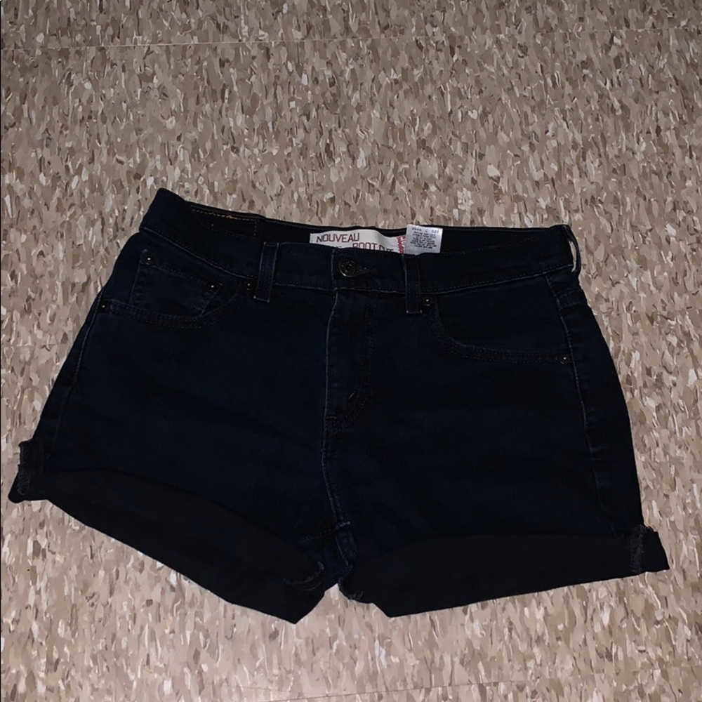 Levi hi waist shorts